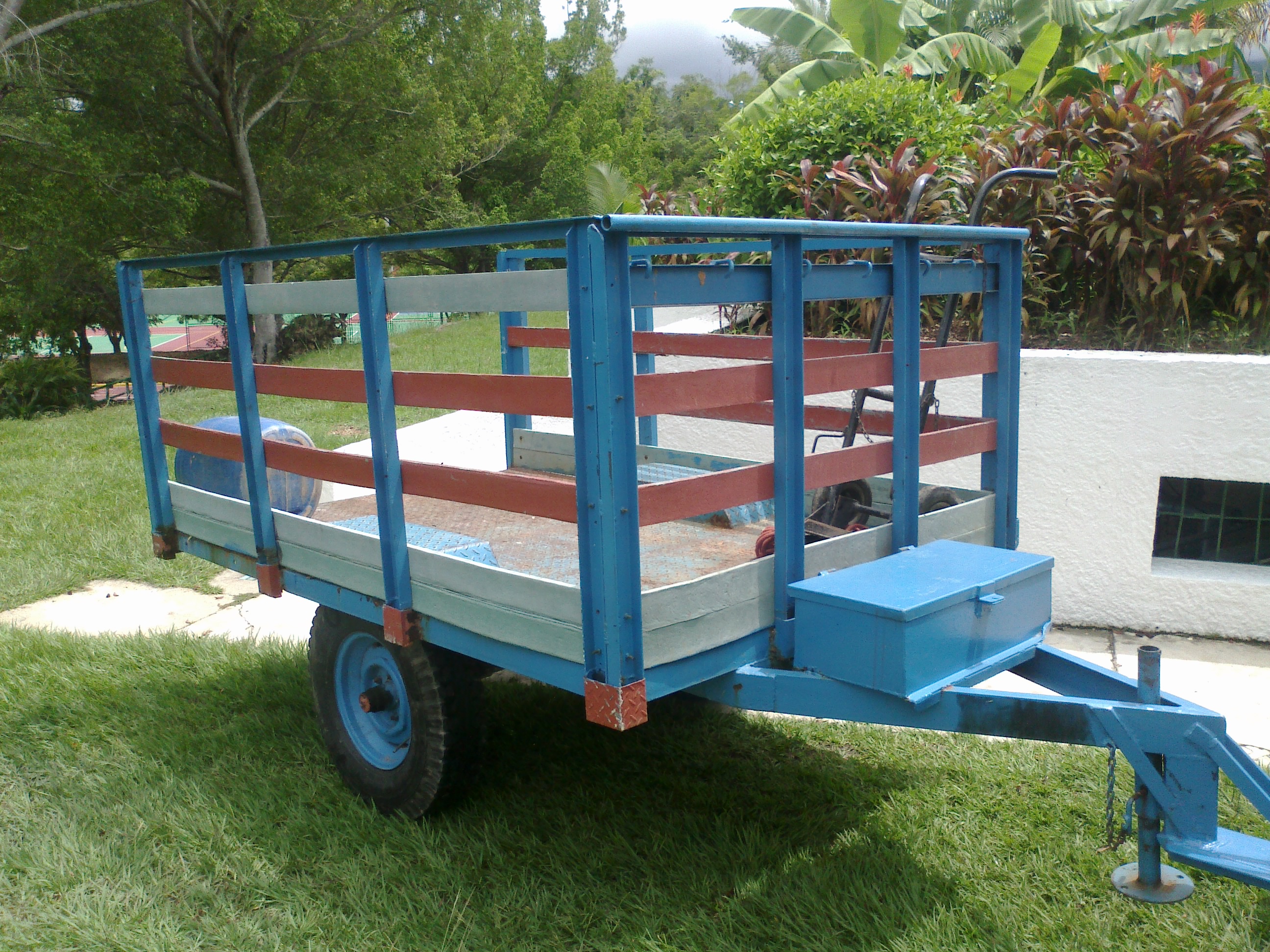 remolque para tractores zorra carretillas de arrastres carretón volquetas carretas de tractor recolectar cosechas pastos henos carruajes en plástico maderplast remolque agrícola con volcó 01 remolque para tractores zorra carretillas de arrastres carretón volquetas carretas de tractor recolectar cosechas pastos henos carruajes en plástico maderplast remolque agrícola con volcó 01